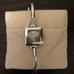 Authentic Vintage Gucci 1900L Watch